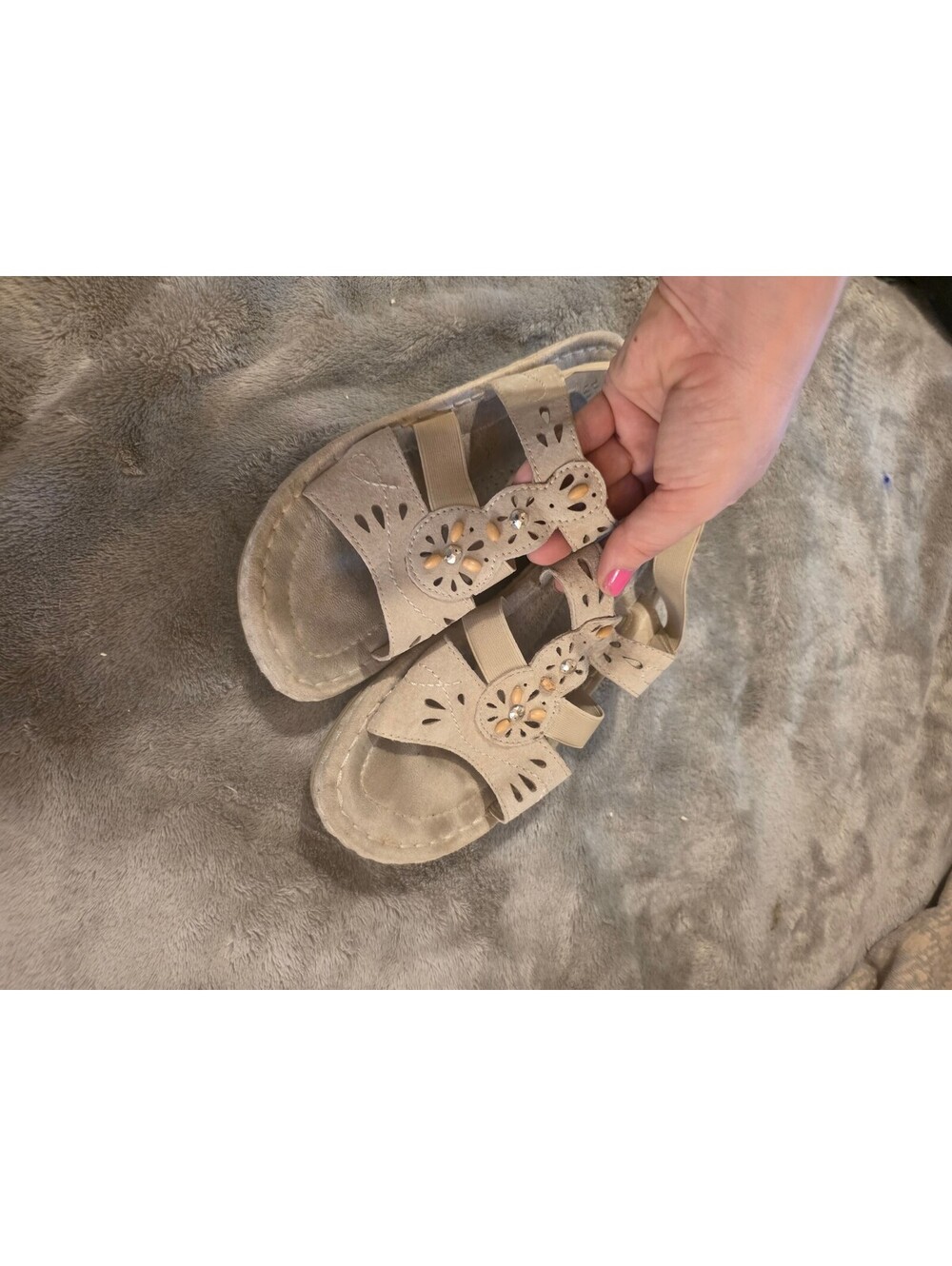 Earth Spirit Beige Leather Comfort Sandals with Elastic Back Strap Size 8